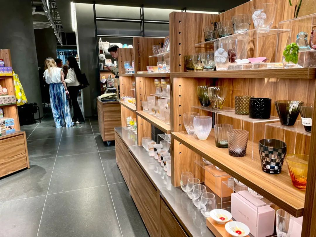 北京也有茑屋书店了!今天正式对外亮相,点进预约→ 北京也有茑屋书店了!今天正式对外亮相,点进预约→