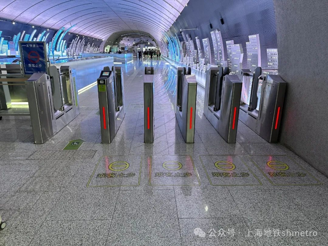 今起上海地铁三站试点“闸机常开门”模式