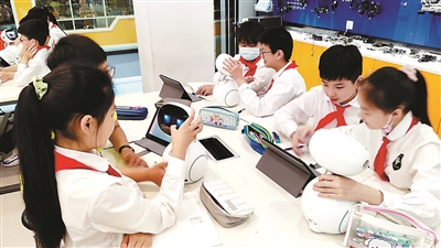中小学教师如何应对智能时代挑战