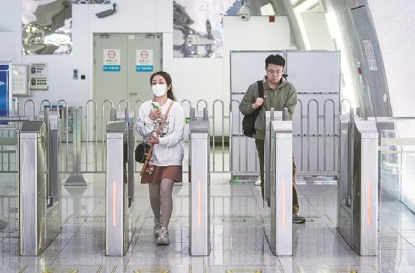 上海地铁试水“闸机常开门” 效果如何? 上海地铁试水“闸机常开门” 效果如何?