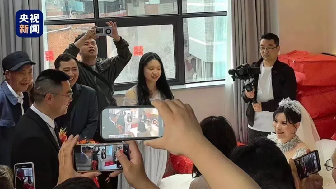 全网祝福!地震泄洪英雄甘宇结婚了:“今后要为家庭而战” 全网祝福!地震泄洪英雄甘宇结婚了:“今后要为家庭而战”