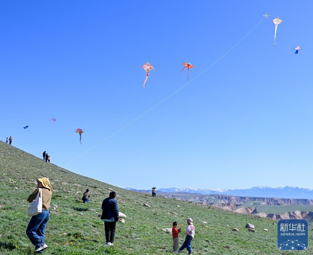 新疆霍尔果斯:桃花盛开引客来 新疆霍尔果斯:桃花盛开引客来