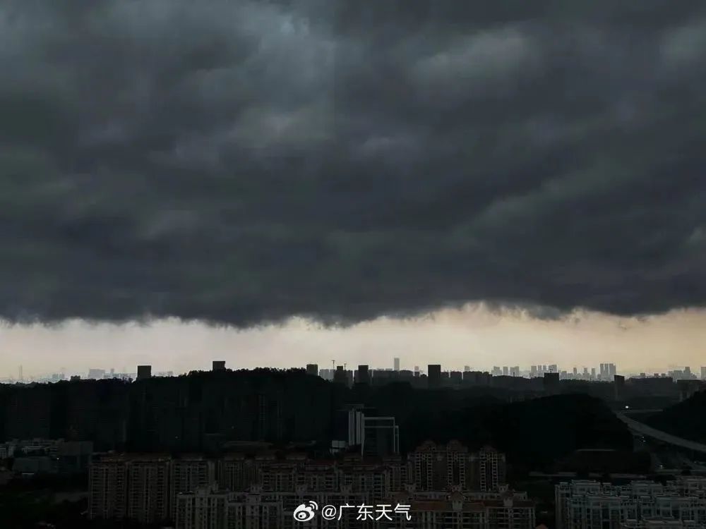 广东北江将现五十年一遇洪水！暴雨持续，小心列车效应……