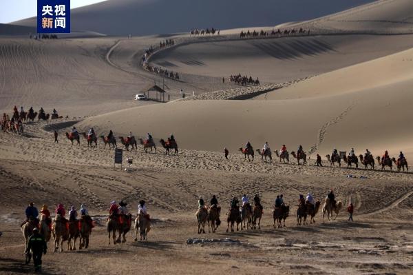 鸣沙山月牙泉景区25日起试行门票预约制