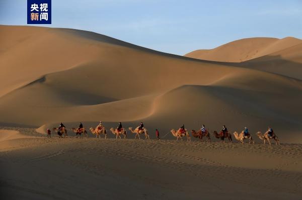 鸣沙山月牙泉景区25日起试行门票预约制