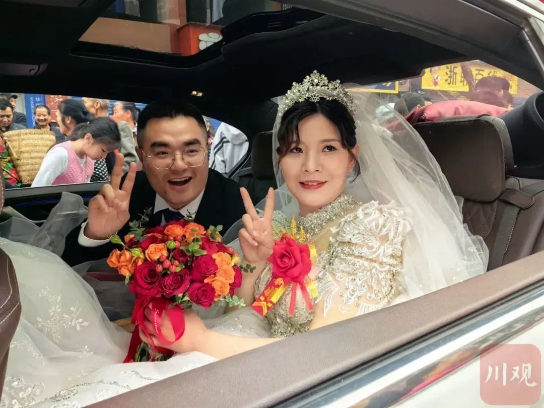 全网祝福!地震泄洪英雄甘宇结婚了:“今后要为家庭而战” 全网祝福!地震泄洪英雄甘宇结婚了:“今后要为家庭而战”