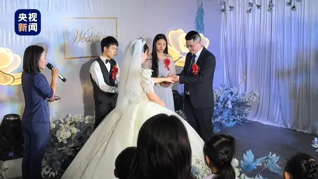 全网祝福!地震泄洪英雄甘宇结婚了:“今后要为家庭而战” 全网祝福!地震泄洪英雄甘宇结婚了:“今后要为家庭而战”