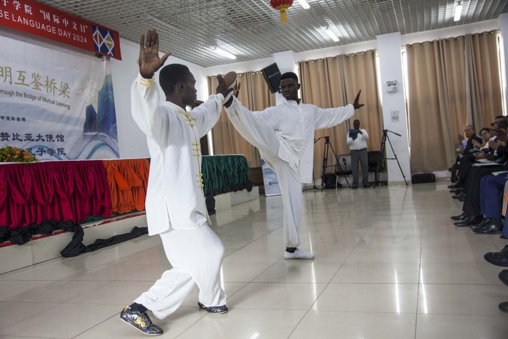 世界多地举行中文日庆祝活动