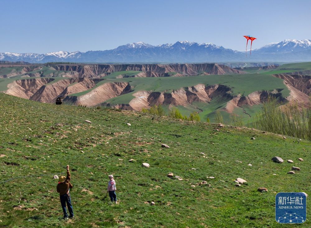 新疆霍尔果斯:桃花盛开引客来 新疆霍尔果斯:桃花盛开引客来