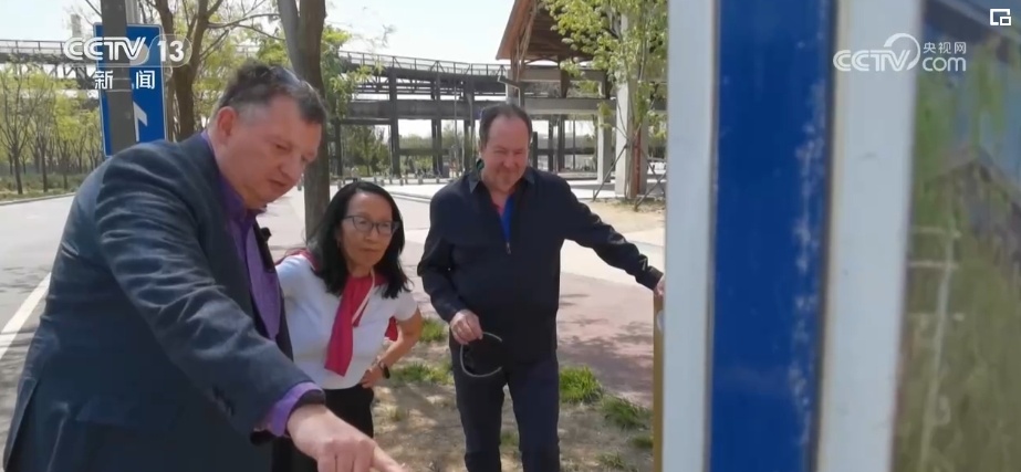 热门景区“挤”满外国游客 小众乡村、高科技景点成“打卡”新选项 热门景区“挤”满外国游客 小众乡村、高科技景点成“打卡”新选项