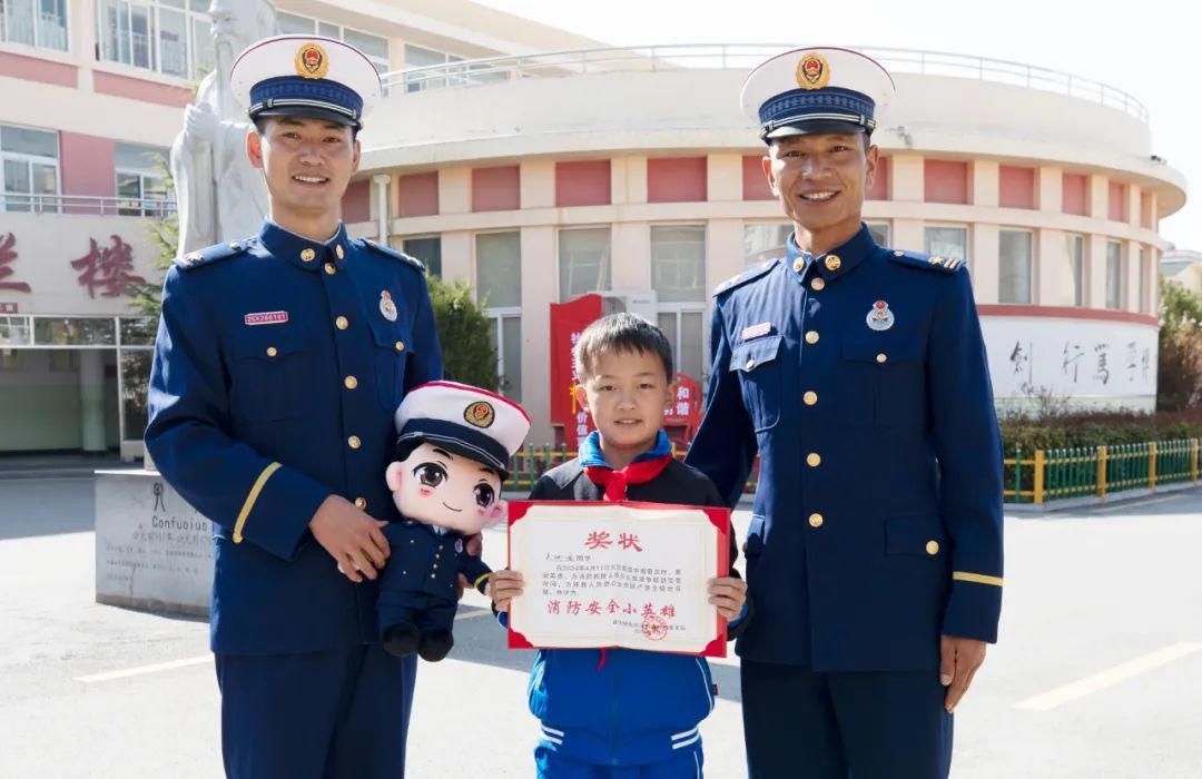 突发火灾,小学生从容操作救了一条街! 突发火灾,小学生从容操作救了一条街!