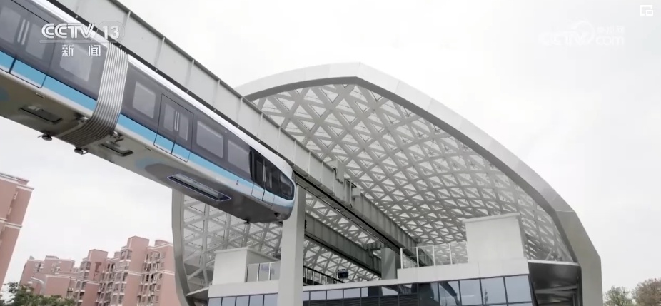 热门景区“挤”满外国游客 小众乡村、高科技景点成“打卡”新选项 热门景区“挤”满外国游客 小众乡村、高科技景点成“打卡”新选项