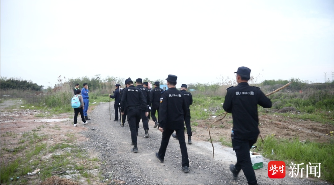 三天两夜,南京溧水警民120余人合力搜山找回走失老人 三天两夜,南京溧水警民120余人合力搜山找回走失老人