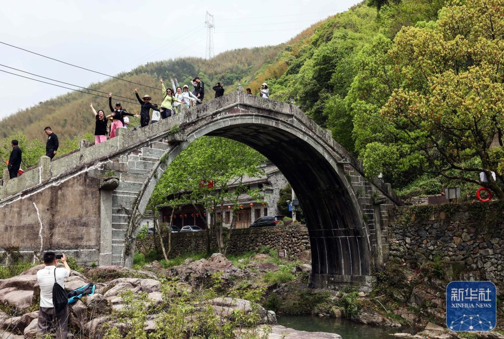 余姚鹿亭：特色生态产业助富百姓