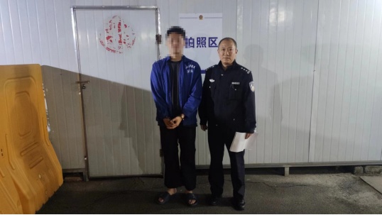 男子成都街头“炫技”！交警出手