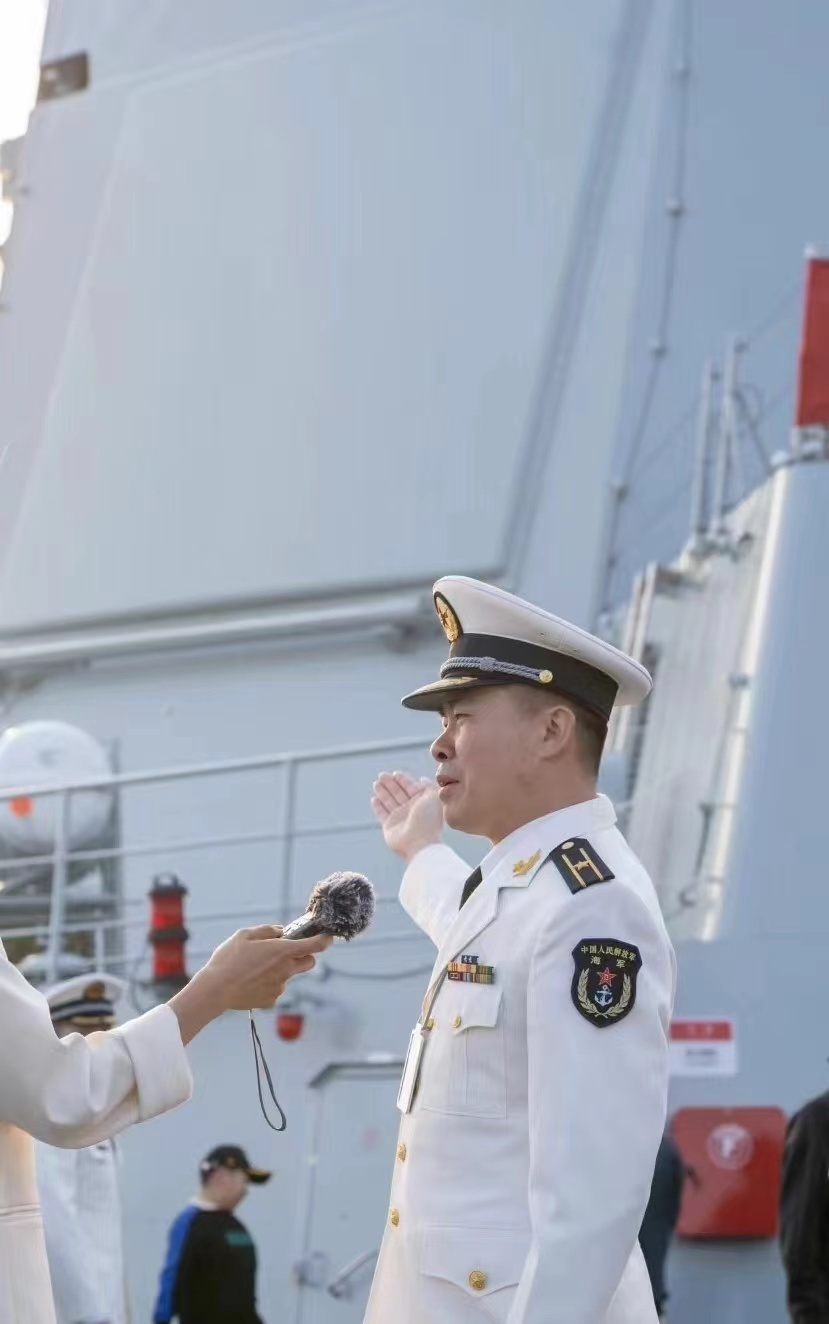 人民海军成立75周年舰艇开放活动 感受中国海军的硬核安全感 人民海军成立75周年舰艇开放活动 感受中国海军的硬核安全感