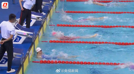 万乐天女子100米仰泳冠军