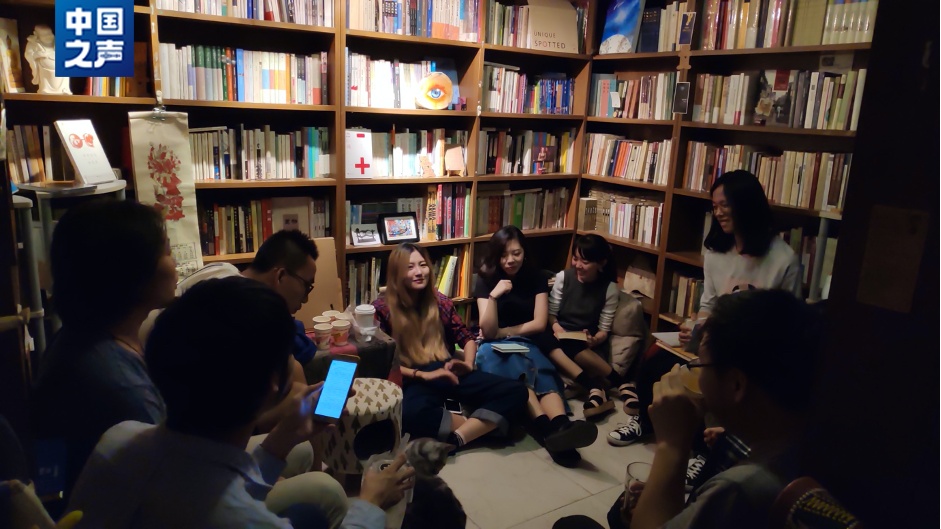 学生自营、不卖畅销书！这家“荒岛书店”有何特别之处？