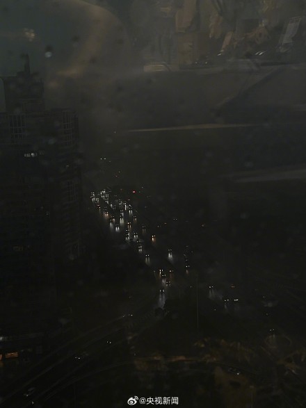深圳多区升级暴雨红色预警