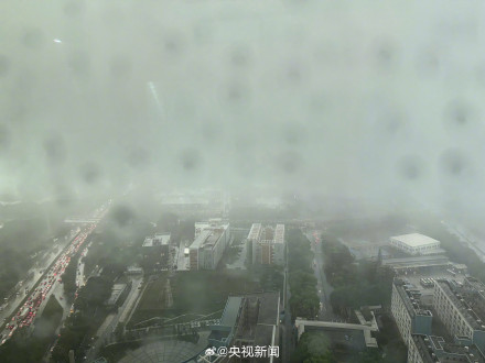 深圳多区升级暴雨红色预警