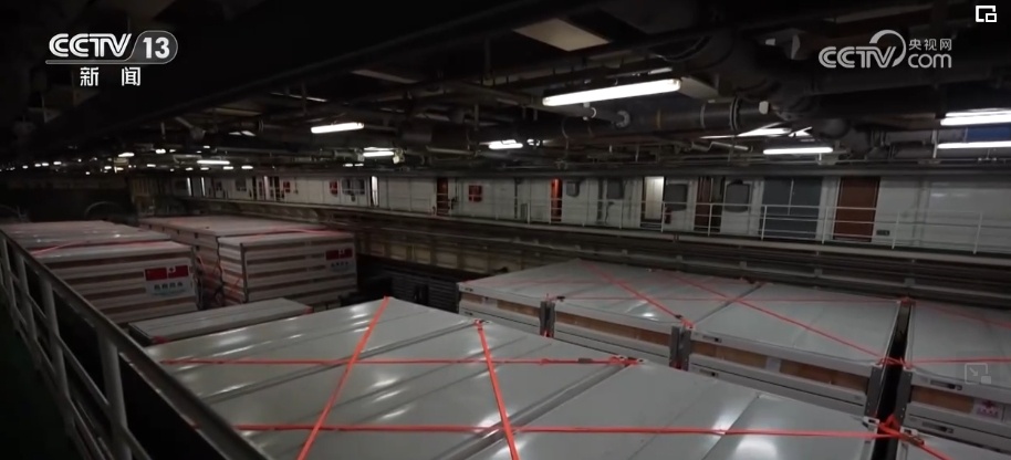 命运与共护和平 人民海军建功海洋 与正义同行、传递友谊 命运与共护和平 人民海军建功海洋 与正义同行、传递友谊