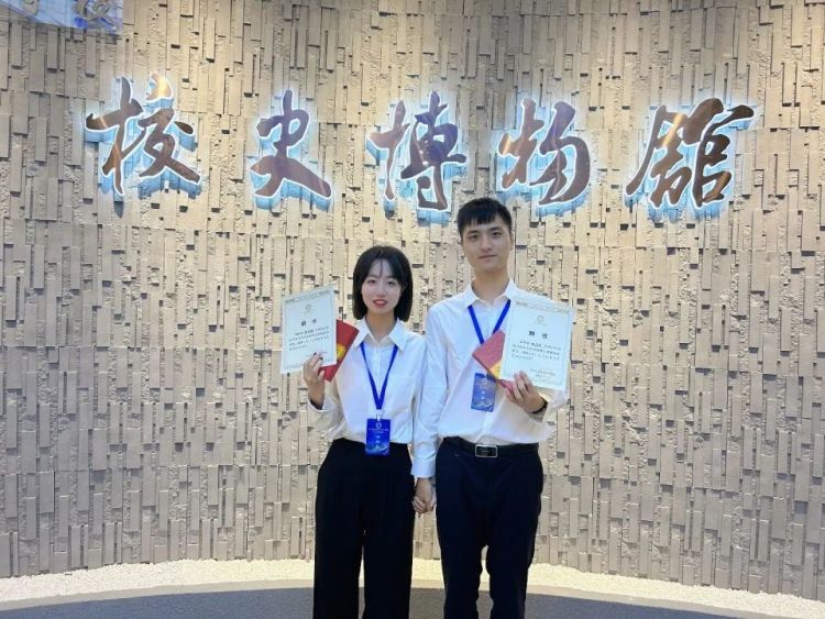 对话“逆袭情侣”中的男生：火了之后有些惶恐