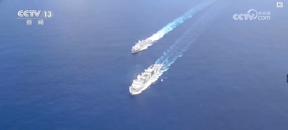 命运与共护和平 人民海军建功海洋 与正义同行、传递友谊 命运与共护和平 人民海军建功海洋 与正义同行、传递友谊