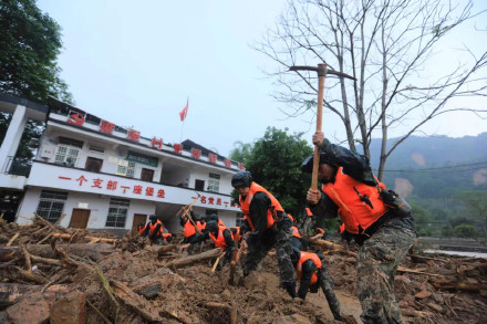 直击广东韶关暴雨抢险救援一线
