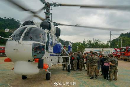 争分夺秒抗洪抢险,广东300名武警战士挺进孤岛打通生命线 争分夺秒抗洪抢险,广东300名武警战士挺进孤岛打通生命线