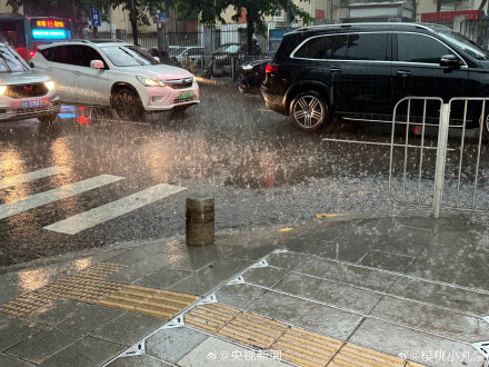 深圳多区升级暴雨红色预警
