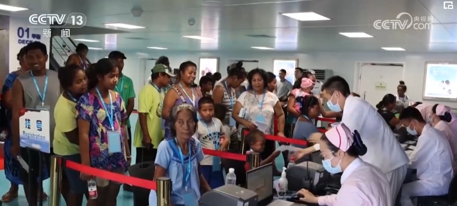 命运与共护和平 人民海军建功海洋 与正义同行、传递友谊 命运与共护和平 人民海军建功海洋 与正义同行、传递友谊