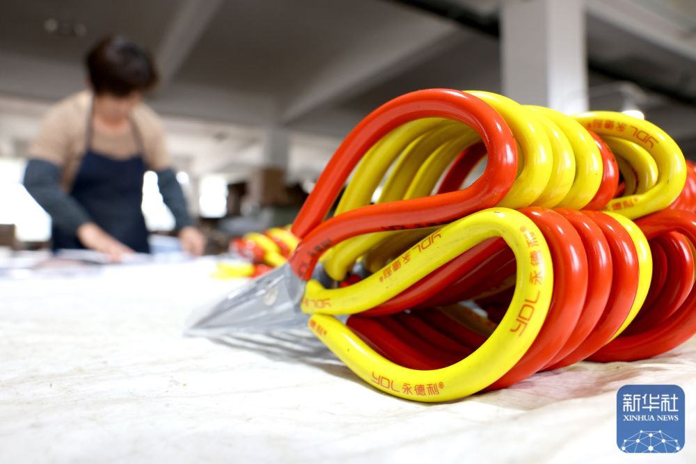 福建柘荣：小小剪刀闯世界