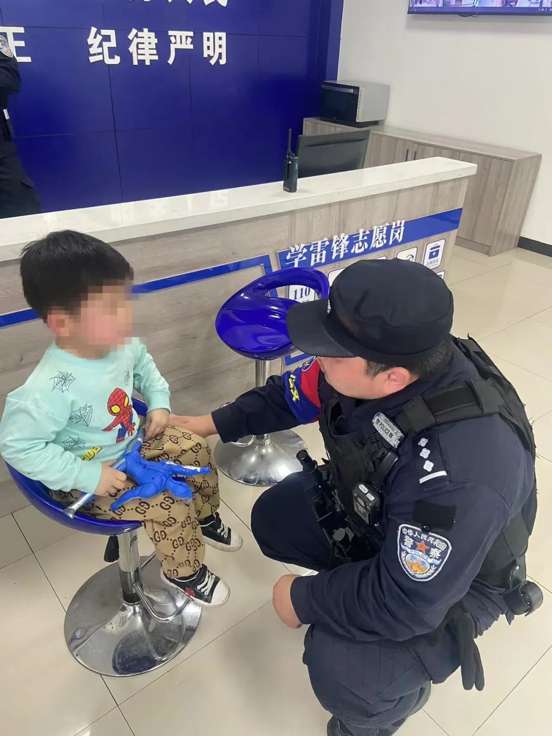 哄“奥特曼”小孩，只需一招！