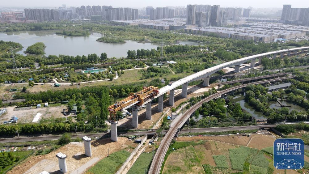合新铁路上跨淮南线架梁完成