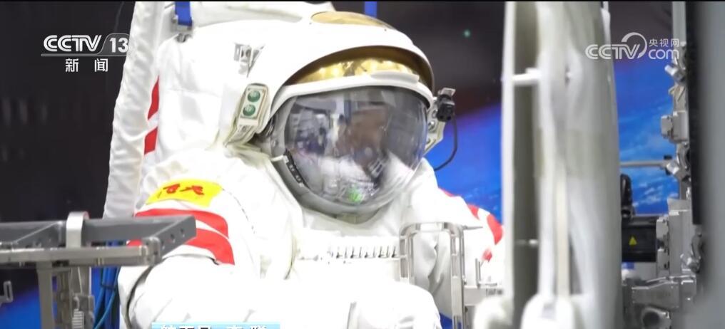 “80后”航天员李聪：挑战自我 期待首次太空旅程完美呈现