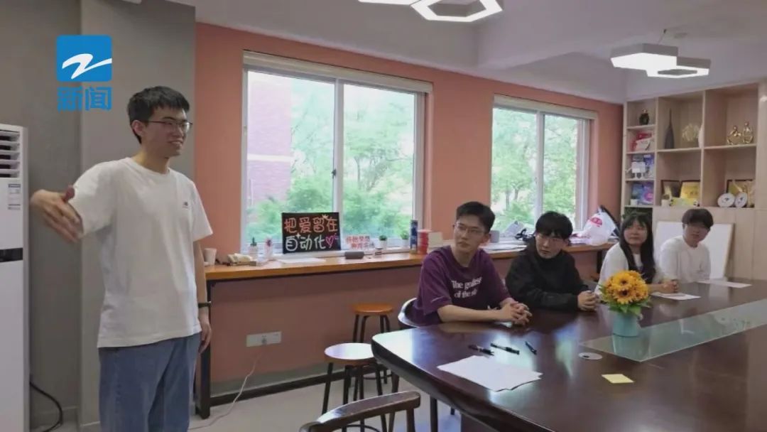11人全员上岸!“考研搭子团”火出圈,他们这样学习… 11人全员上岸!“考研搭子团”火出圈,他们这样学习…