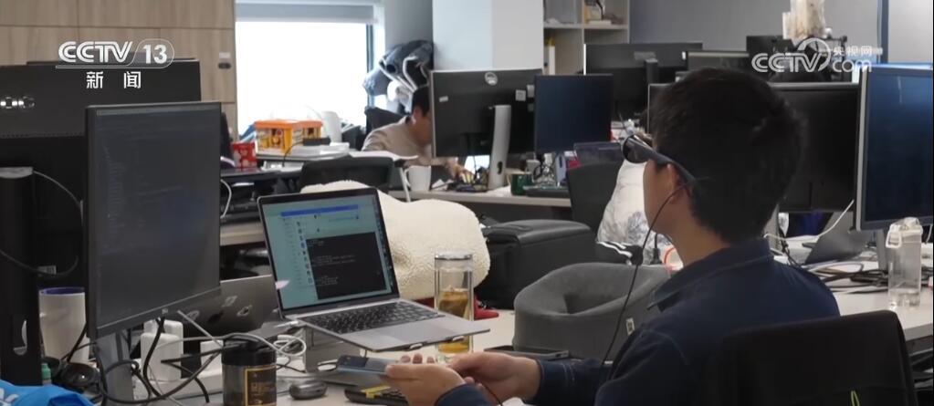 高技术产业蓬勃发展 中国经济向前“进”