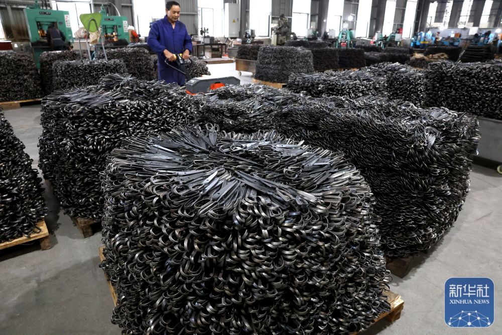 福建柘荣：小小剪刀闯世界