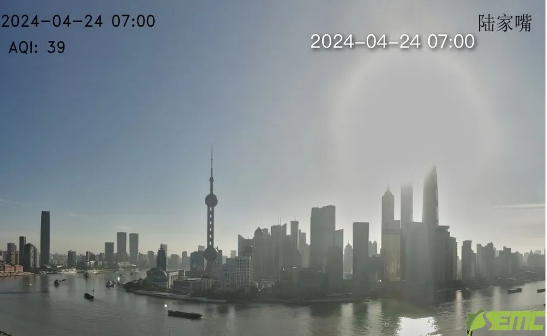 火了！上海外滩昨晚市民扎堆，只因"拗"出了这个造型！