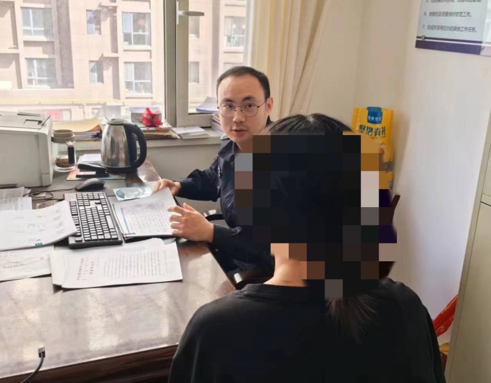 女子为男友花十几万,分手后躲外地仍屡遭骚扰,警方出手 女子为男友花十几万,分手后躲外地仍屡遭骚扰,警方出手