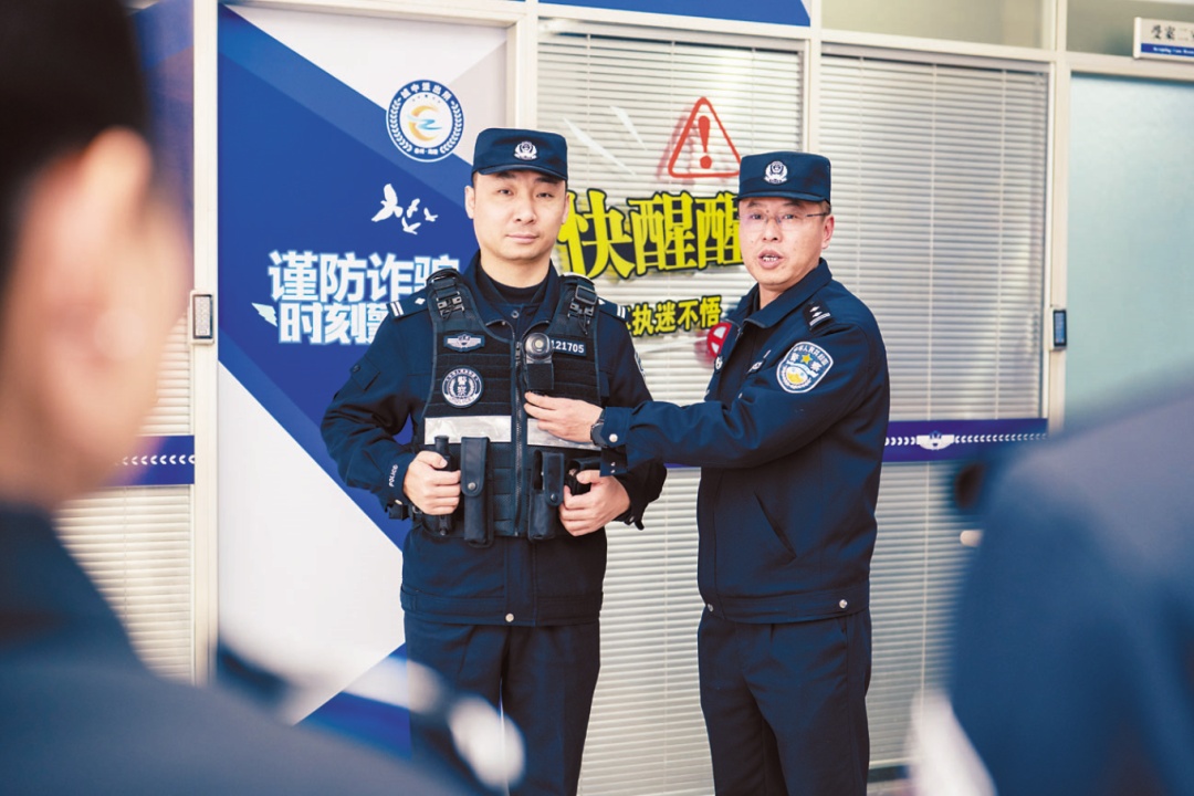 民警研发新型战术背心获国家专利！