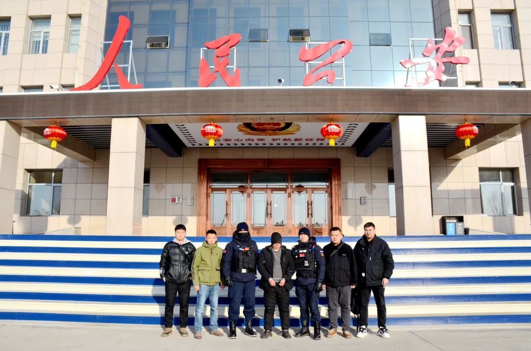 一杯水引发命案!内蒙古警方破获一起16年前故意杀人案 警方披露细节 一杯水引发命案!内蒙古警方破获一起16年前故意杀人案 警方披露细节