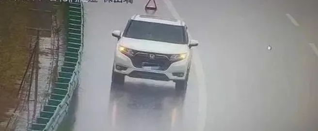 “视线模糊四肢发麻”，男子突发低血糖，还好有他们……