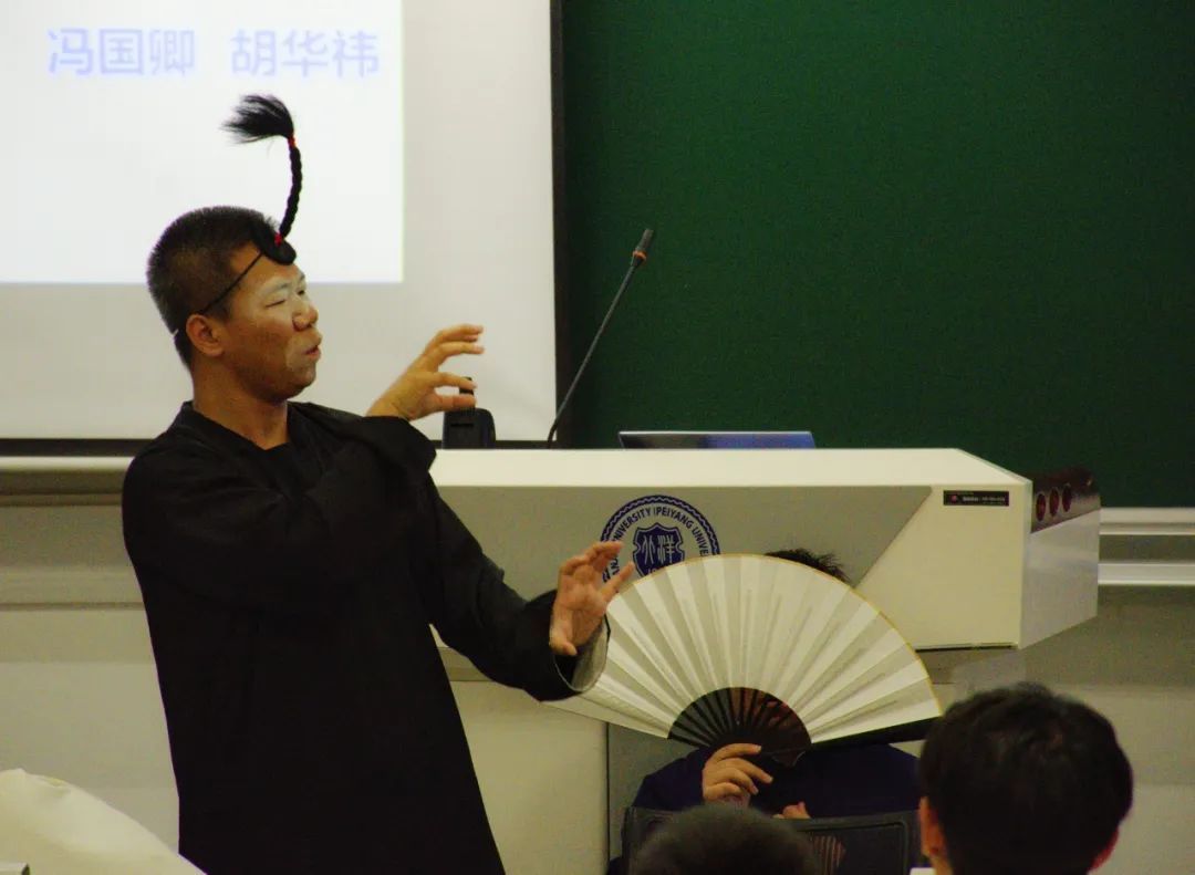 一本正经教“搞笑”?天津大学这门神仙课,e人有优势…… 一本正经教“搞笑”?天津大学这门神仙课,e人有优势……