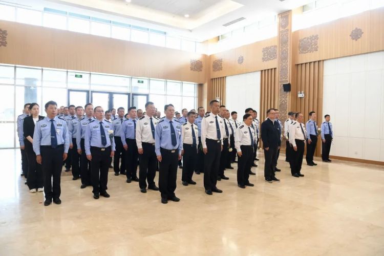 悲痛!天津一公安派出所所长因公牺牲 悲痛!天津一公安派出所所长因公牺牲