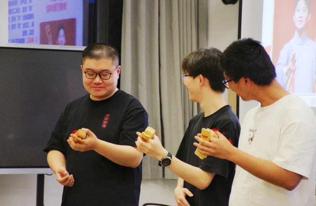 一本正经教“搞笑”?天津大学这门神仙课,e人有优势…… 一本正经教“搞笑”?天津大学这门神仙课,e人有优势……