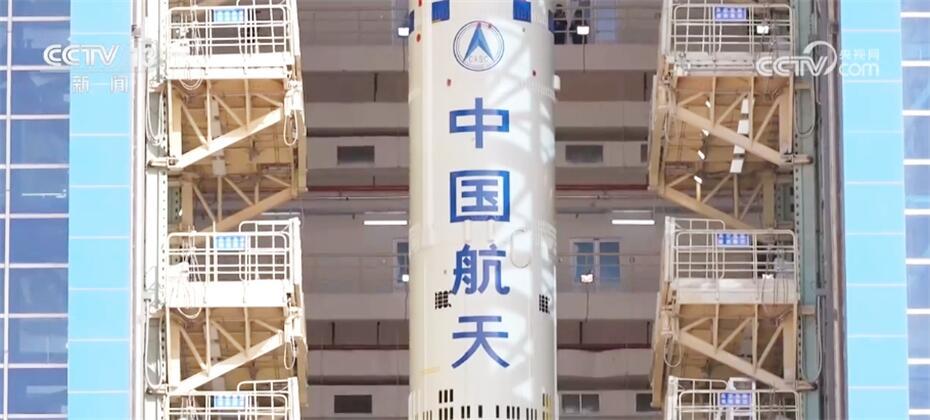 “神箭”保障安全、飞船配置“豪华” 神舟十八号航天员乘组整装待发！