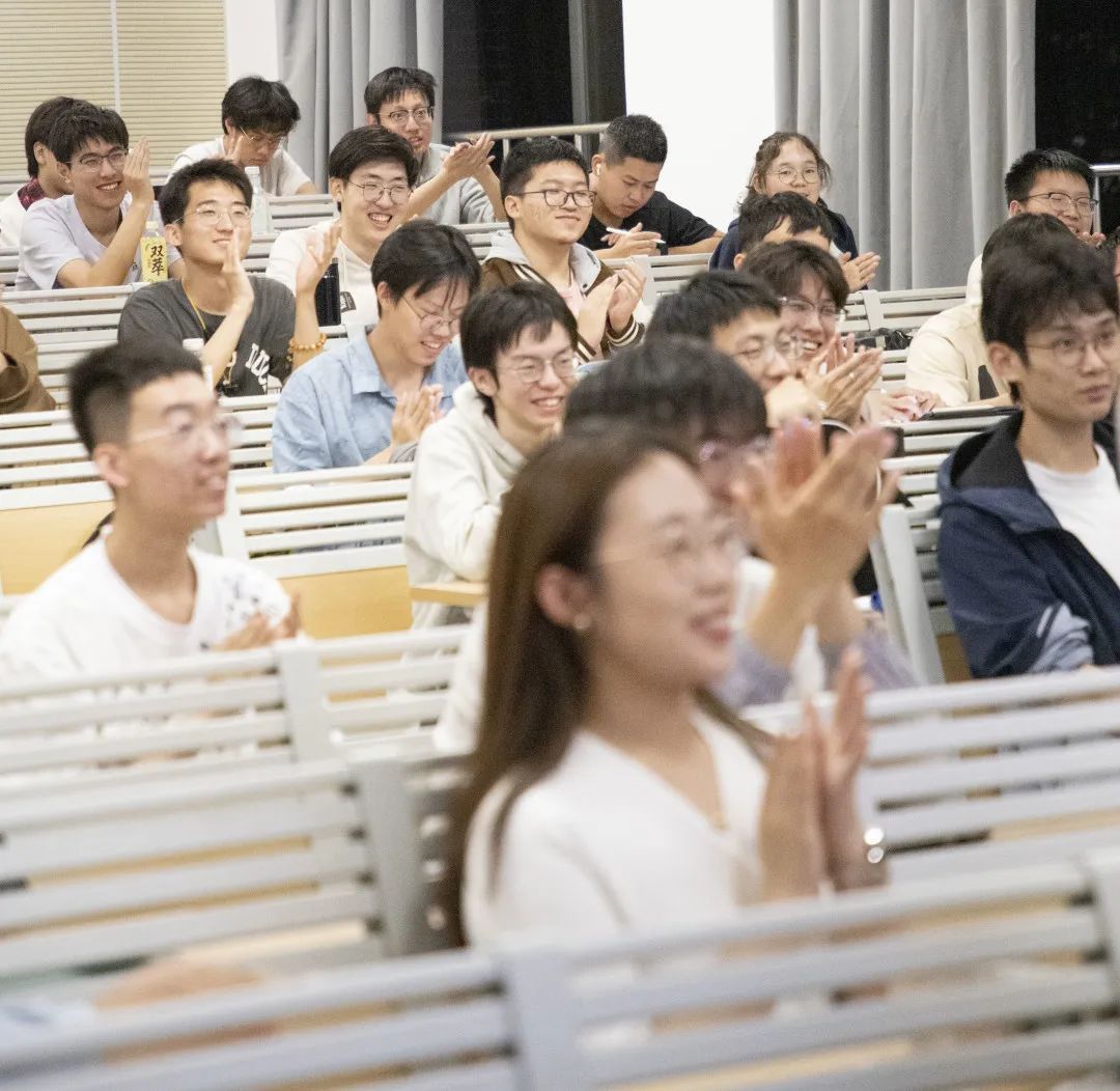 一本正经教“搞笑”?天津大学这门神仙课,e人有优势…… 一本正经教“搞笑”?天津大学这门神仙课,e人有优势……