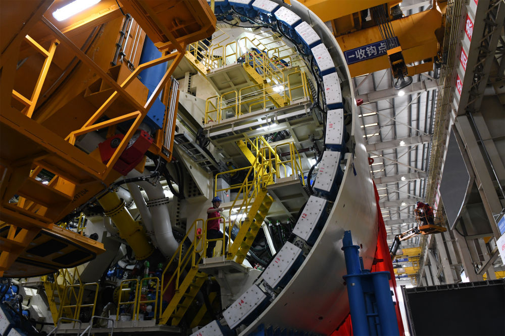 “羊城号”超大直径盾构机下线 “羊城号”超大直径盾构机下线