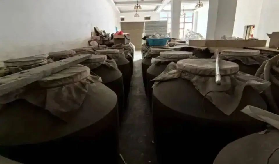 10吨53度的白酒存家中，罚款！